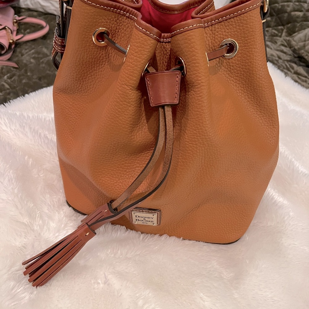 DOONEY AND BURKE HANDBAG